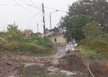 Paola. Esonda il torrente Scirocco: strada chiusa e allagamenti nella zona marina